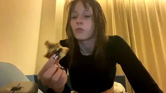 Mimi_Melo on StripChat 