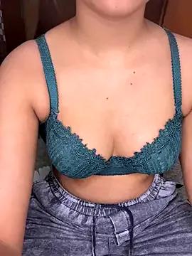 Miss_magicqueen — Oily boobs