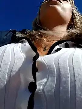 Misscata1106 — Show titis public