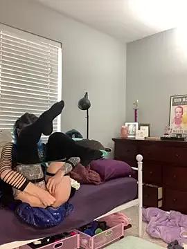 MissCumberdale — Keep skirt off