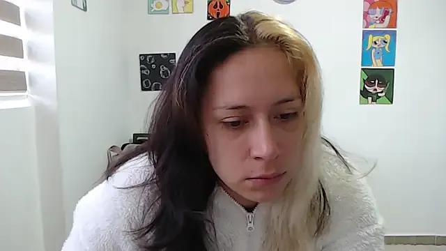 MommyMiaWs on StripChat 