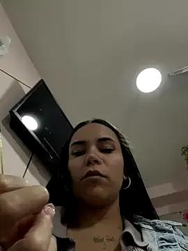 Naatalia — Pussy wet in nails spa