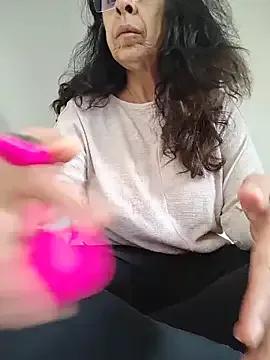 NakedMILFx — Bobbies massage