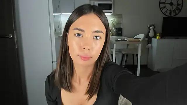 nilliluv on StripChat 