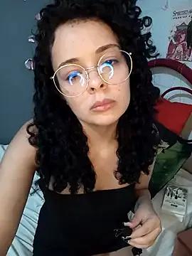 NinaSweet2 on StripChat 