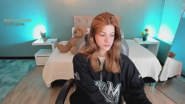 Nora_Vennucci — SHOW TITIES+PUSSY+ASS