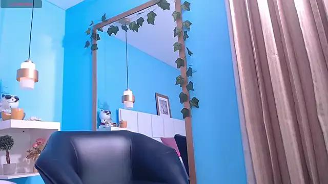 PenelopeBond on StripChat 