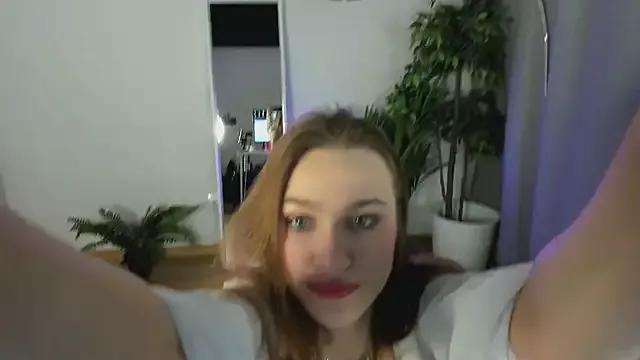 PollyMayer on StripChat 