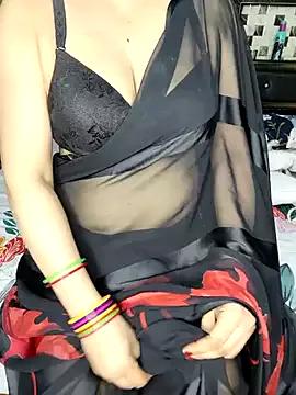 PRIYA_22 on StripChat