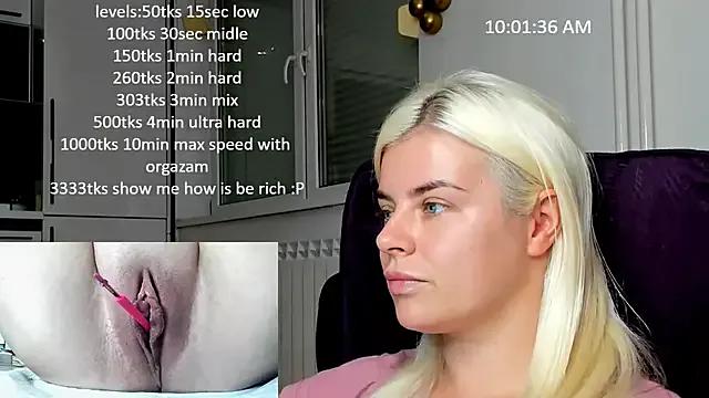 queenofthenighttt on StripChat 