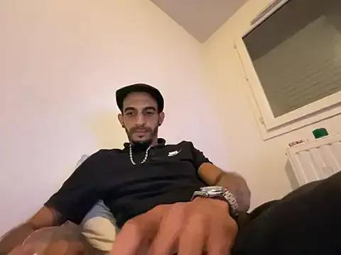 Rebeu313 on StripChat