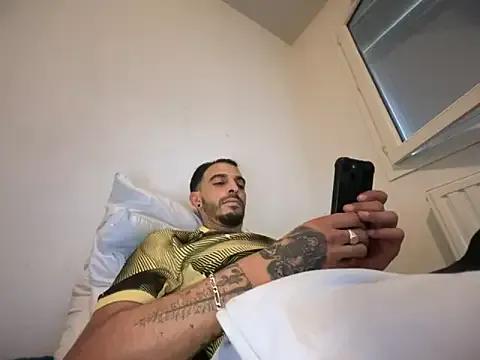 Rebeu313 on StripChat