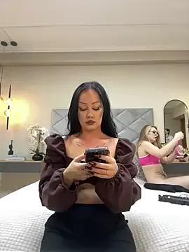 RollingGirls — DOUBLE FINGERING HER PUSSY N ASS