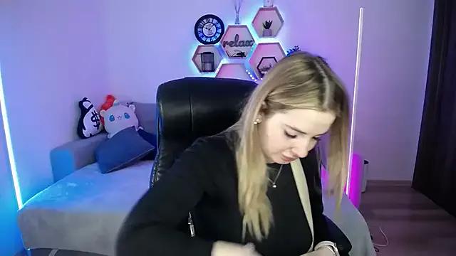 SabrinViolet — sexy doggy pose with no panties