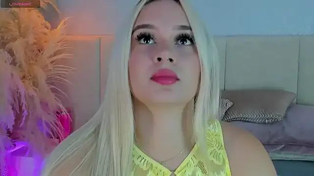 sofia_pamela on StripChat