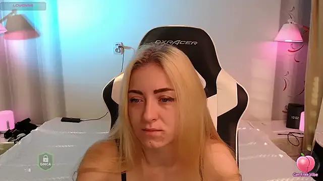 space_danger — caress pussy for 10 minutes