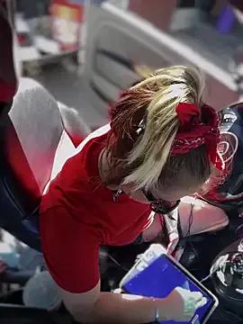 SummerBlueMoon on StripChat 