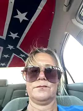 SummerBlueMoon on StripChat 