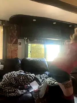 SummerBlueMoon on StripChat 