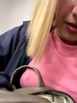 SweetBunnyGF — Oil in ass + twerking in the floor!