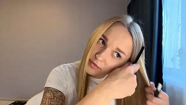 TanekaBoitel on StripChat