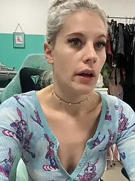 TheRealJessyLey on StripChat