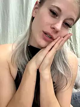 TheRealJessyLey on StripChat