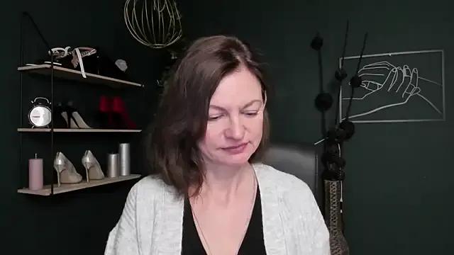 VivianWILD on StripChat 