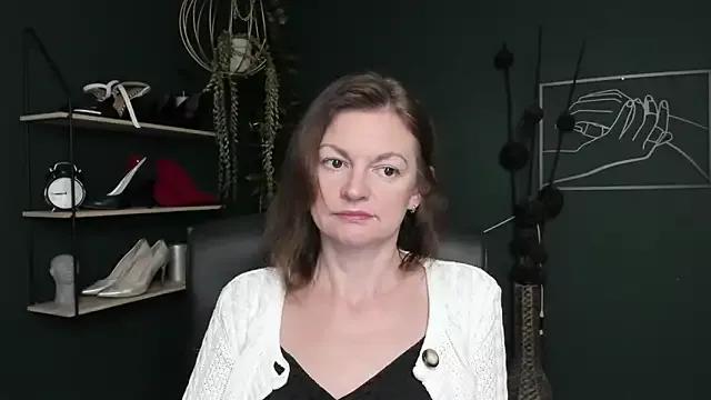 VivianWILD on StripChat 