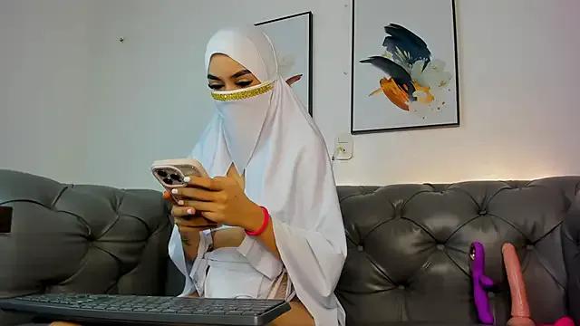 Zahra_milks on StripChat